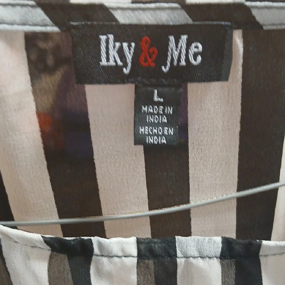 Black and White Asymmetrical Dolman Sleeve Tunic - Picture 5 of 6